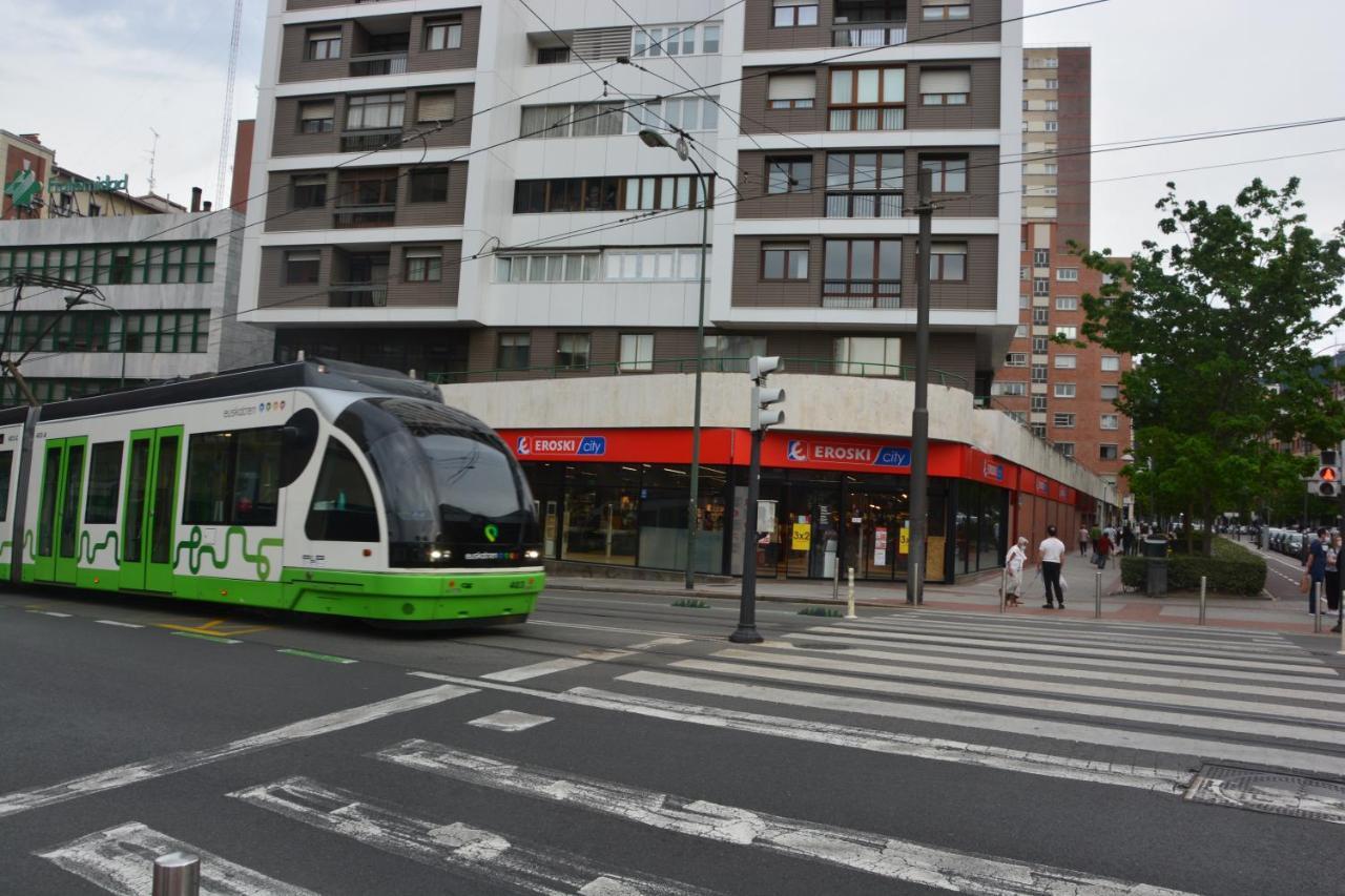 Superviews, Parking 24H Vigilado Incluido Y Netflix En Habitacion Independiente Con Bano Privado En Apartamento Particular, Francais&English Bilbao Buitenkant foto